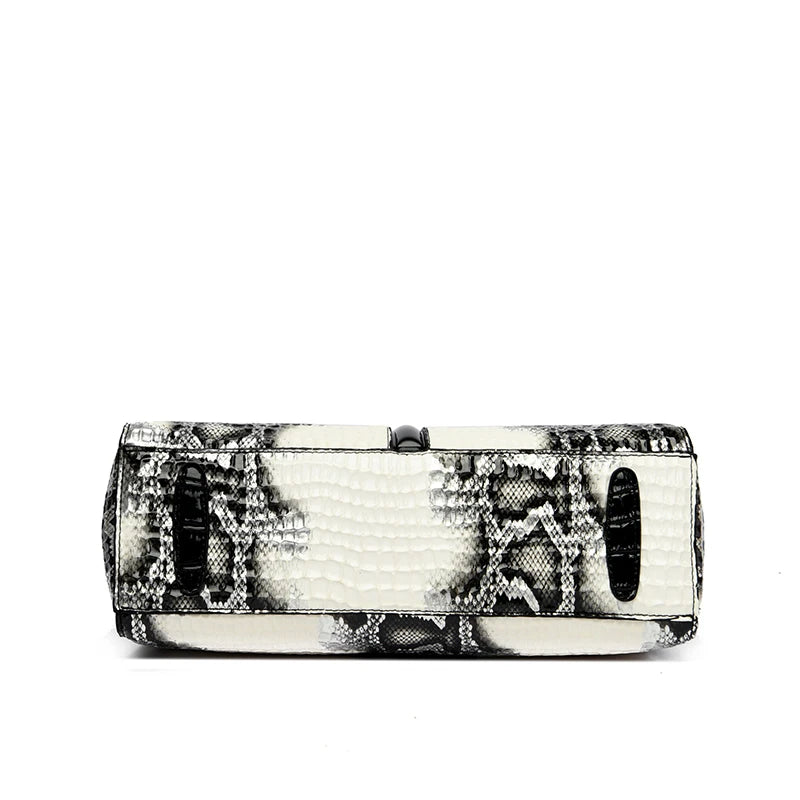 Noemie white bag detail