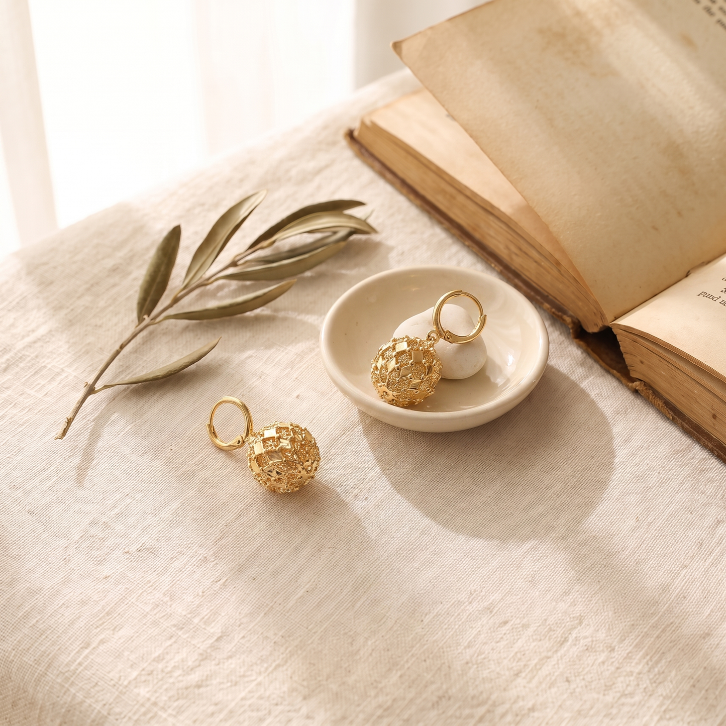 Aurelie Gold — flatlay 5