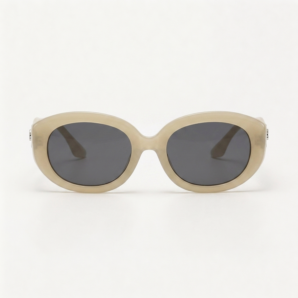Vera Sand — front