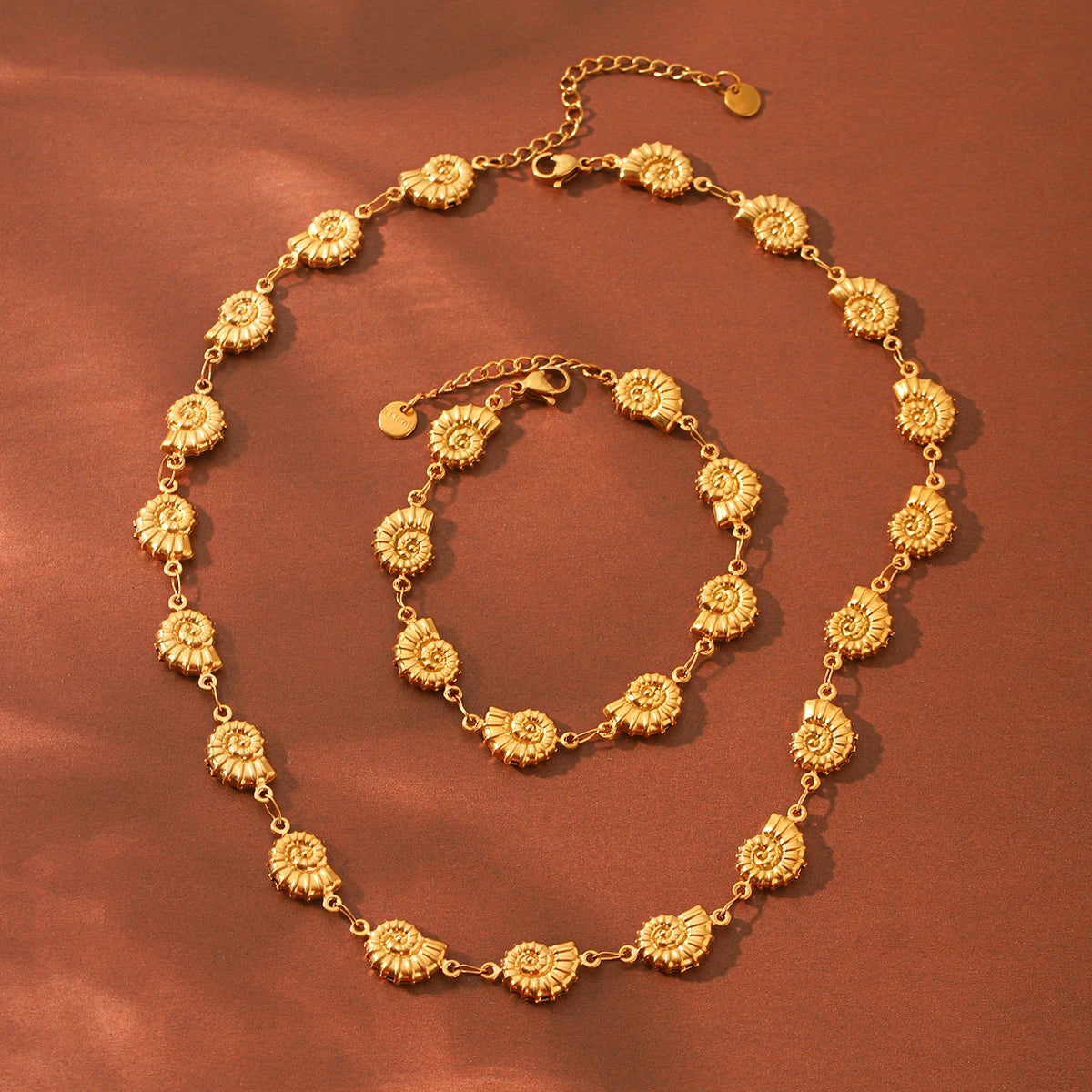 Marisol seashell necklace and bracelet set