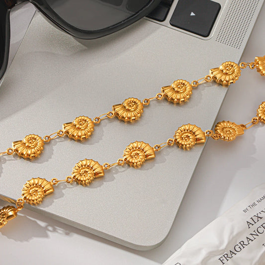 Marisol gold-tone seashell necklace detail
