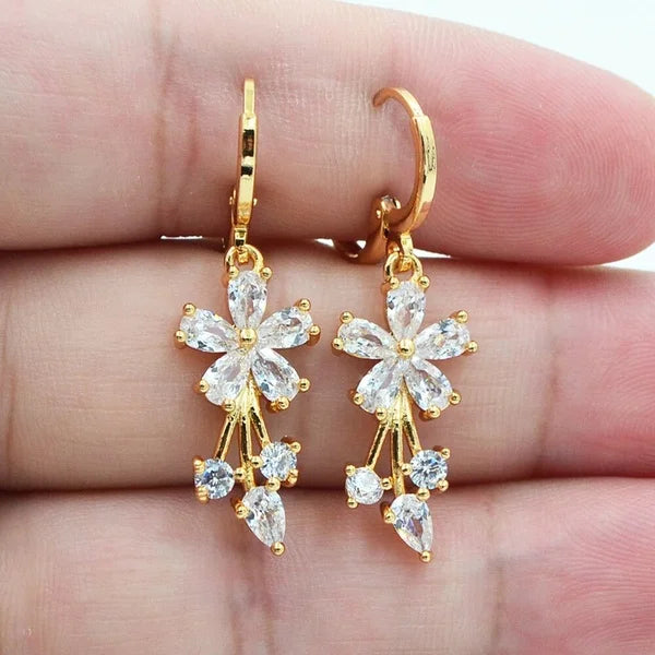 Marguerite floral drop earrings in Clear