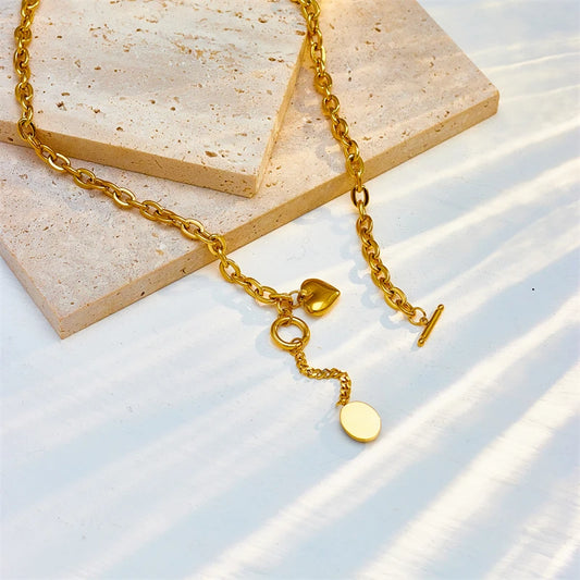 Saskia travertine flatlay
