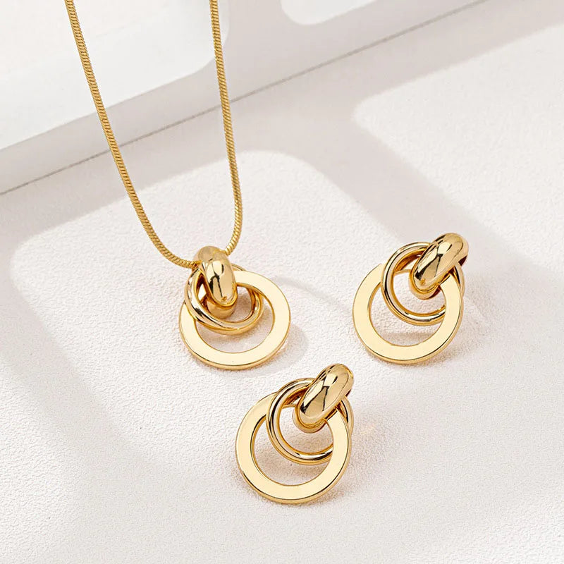 Circa gold-tone jewelry set packshot
