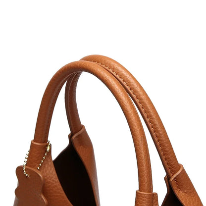 Lena leather handle detail