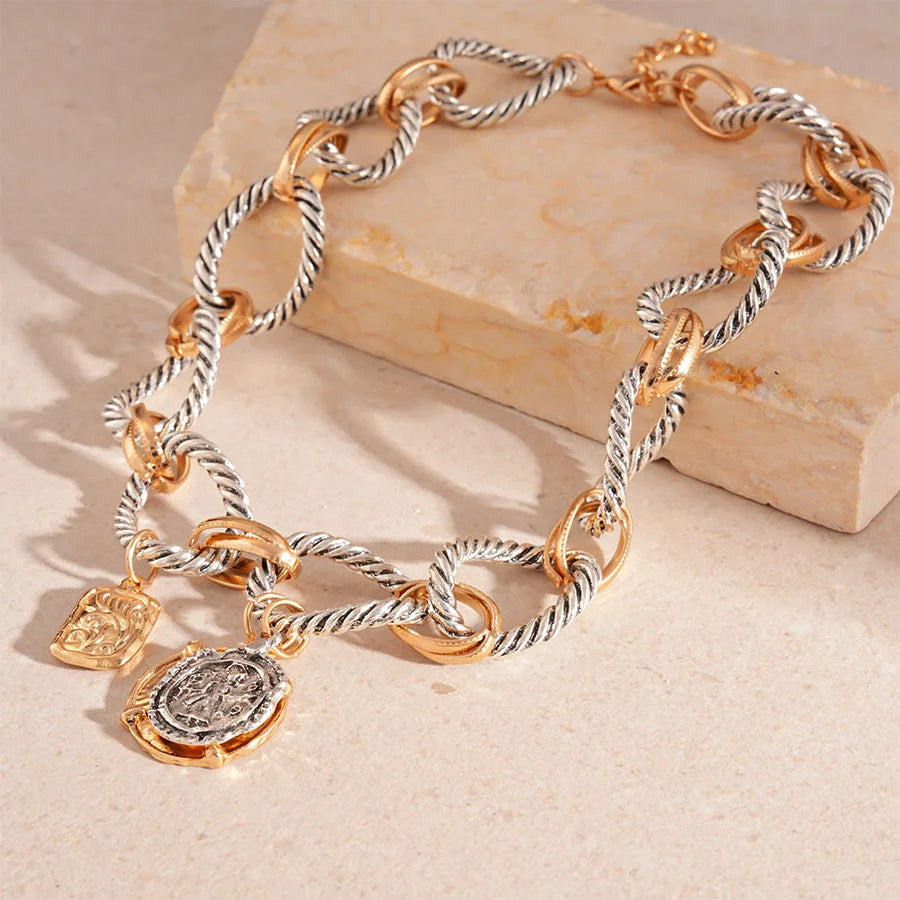Atlas chain necklace 2