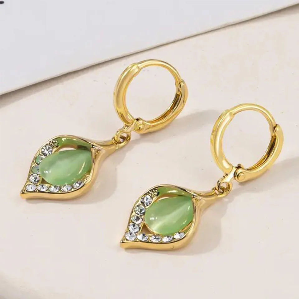 Petal earrings green packshot