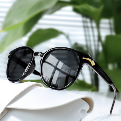 Ellery Retro Round Sunglasses - Black / Smoke