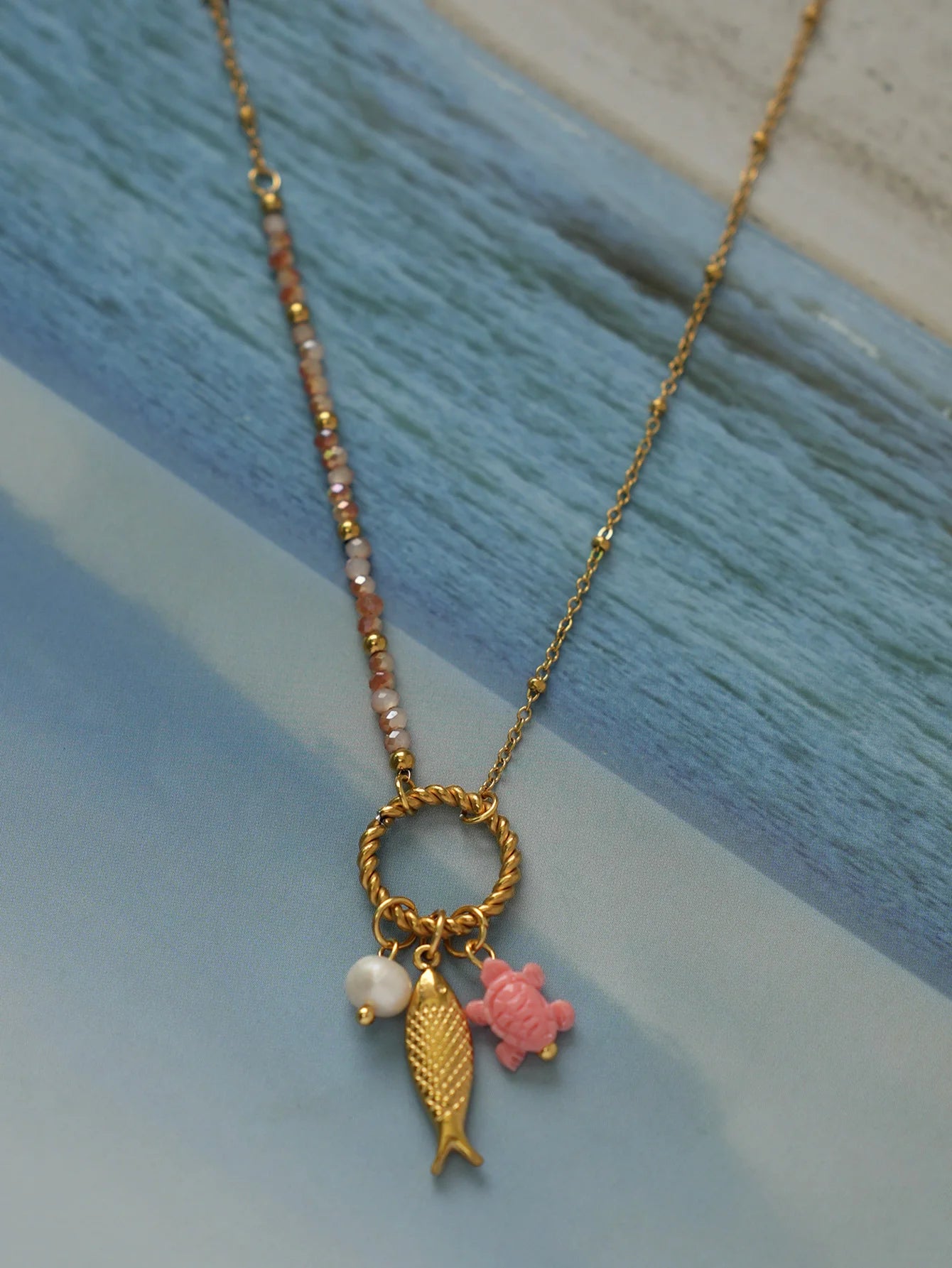 Marina necklace packshot