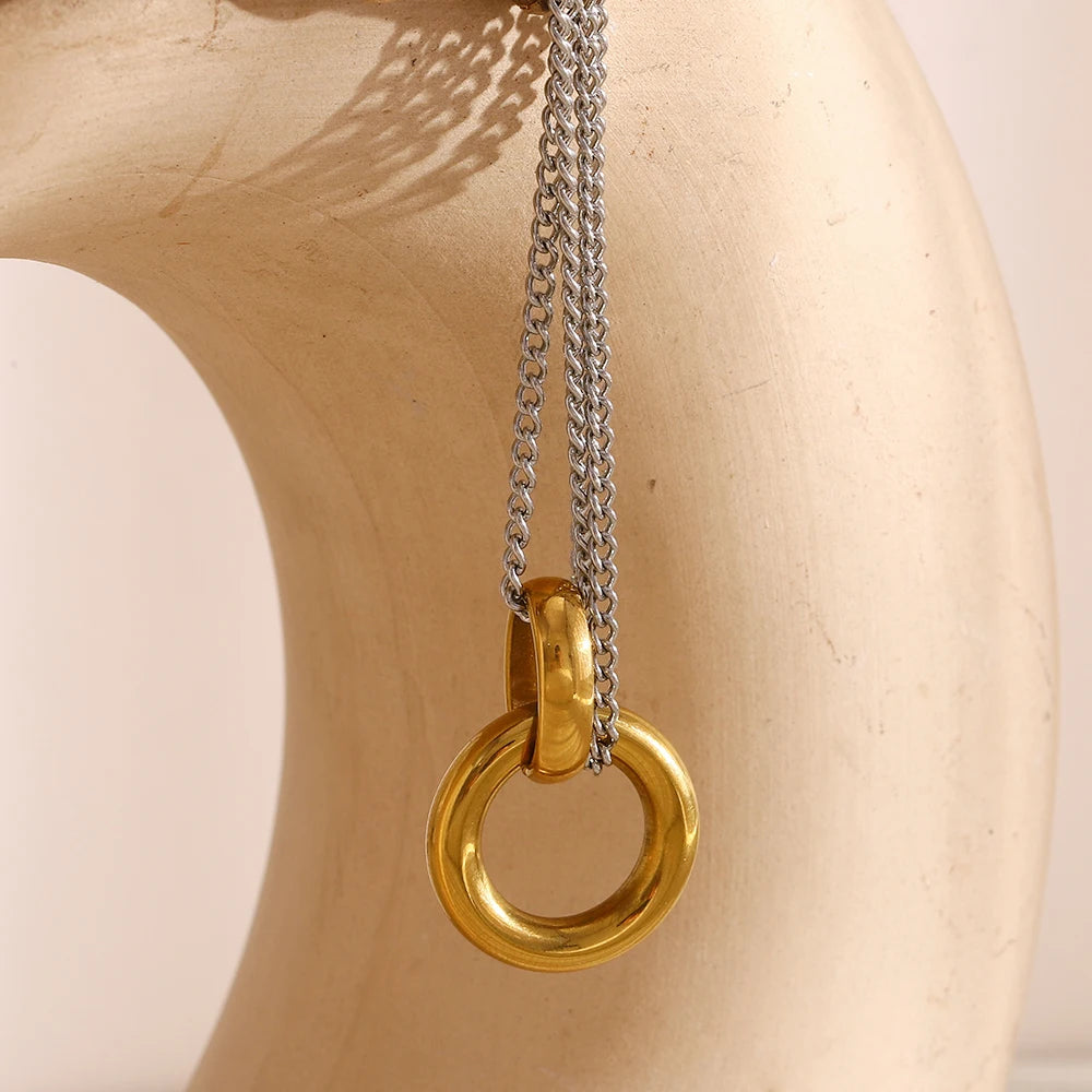 Duet pendant close-up