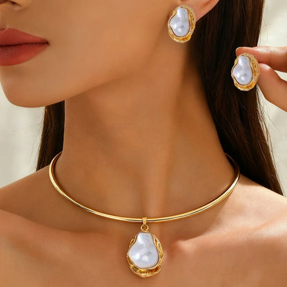Bianca white pearl set shown on model