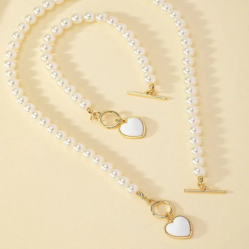Amour pearl set flatlay