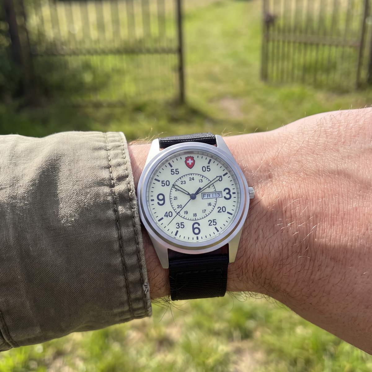 Beacon-Luminous-Field-Watch Black — on model