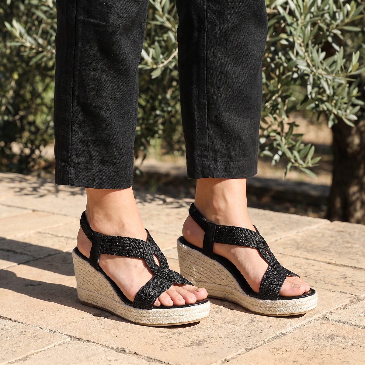 Cielo Wedge Sandals Black — on model