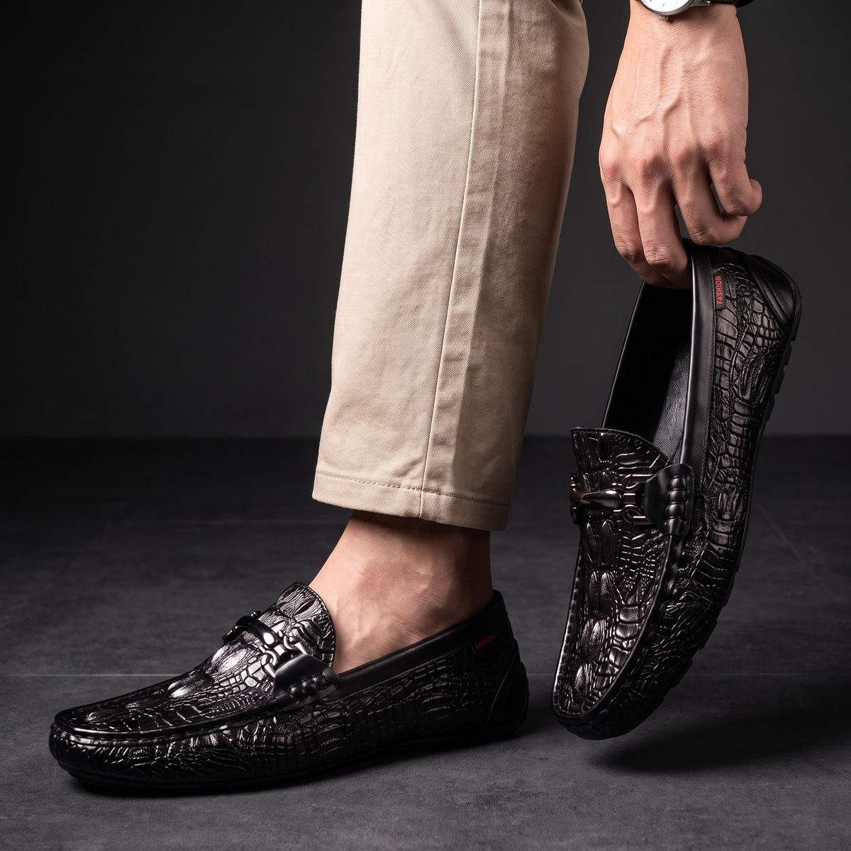 Cosimo Croc Leather Loafers Black — mkt2