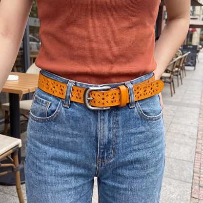 Everett-Floral-Leather-Belt Amber — on model