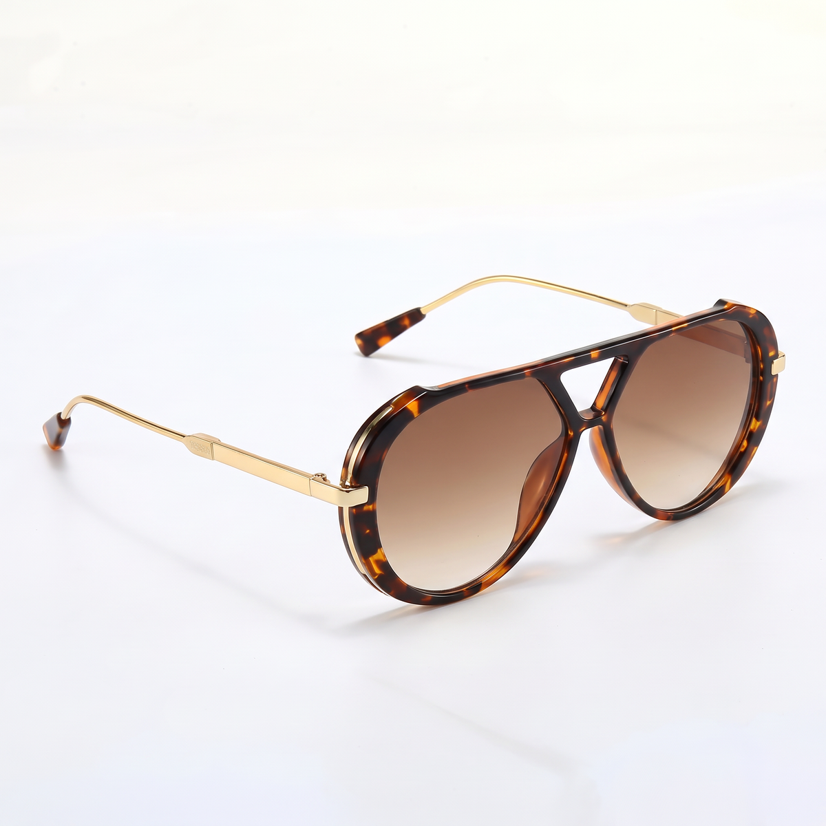Ezra Aviator Sunglasses Brown — studio
