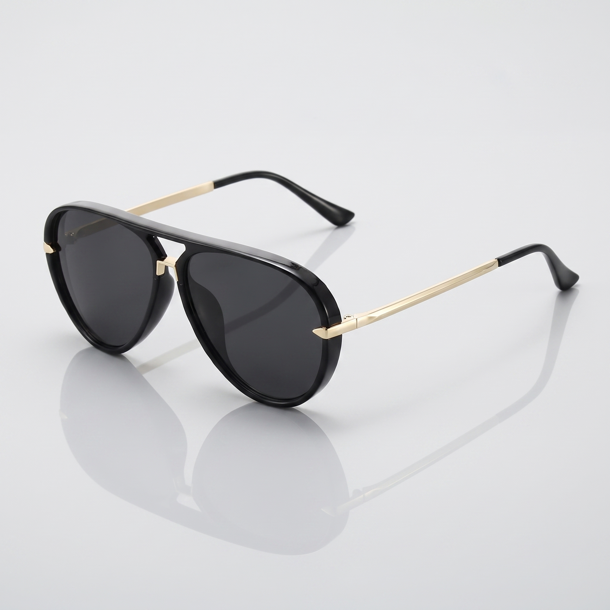 Fiora-Gradient-Aviator-Sunglasses Black — flatlay 1