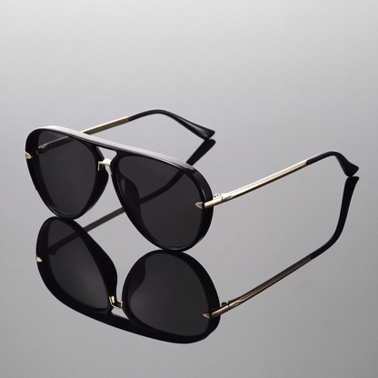 Fiora Gradient Aviator Sunglasses in Black