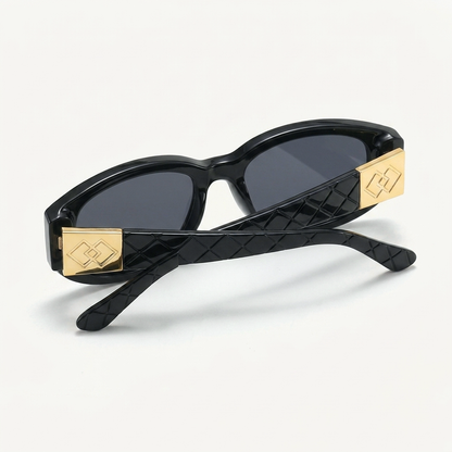 Gilda Black — folded