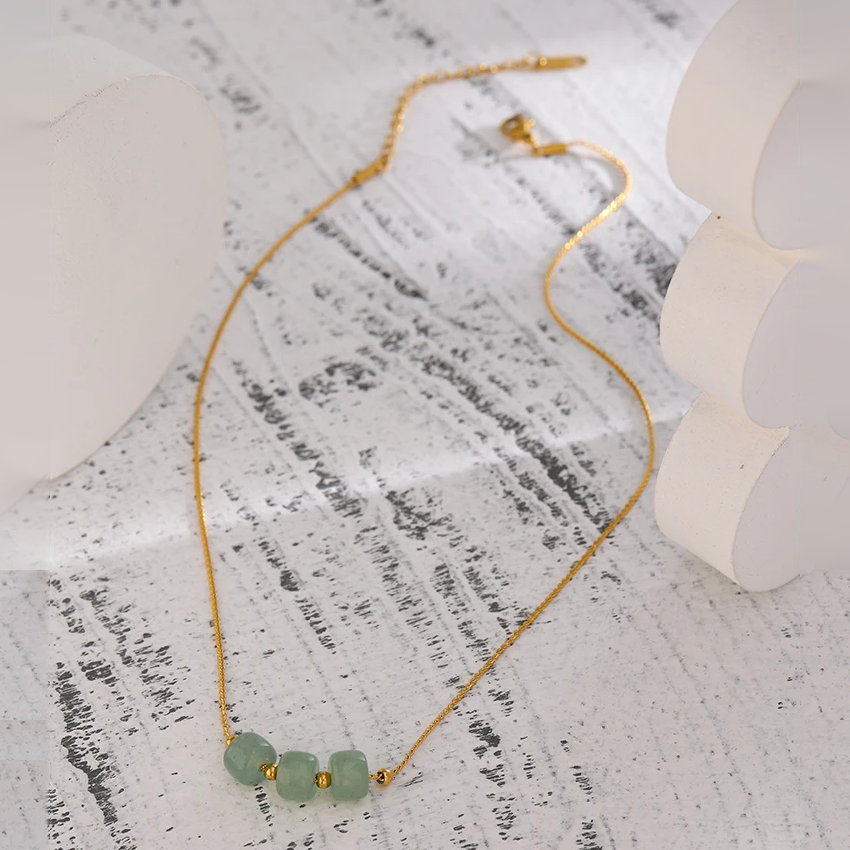 Juniper-Aventurine-Pendant-Necklace Green Aventurine — flatlay 2