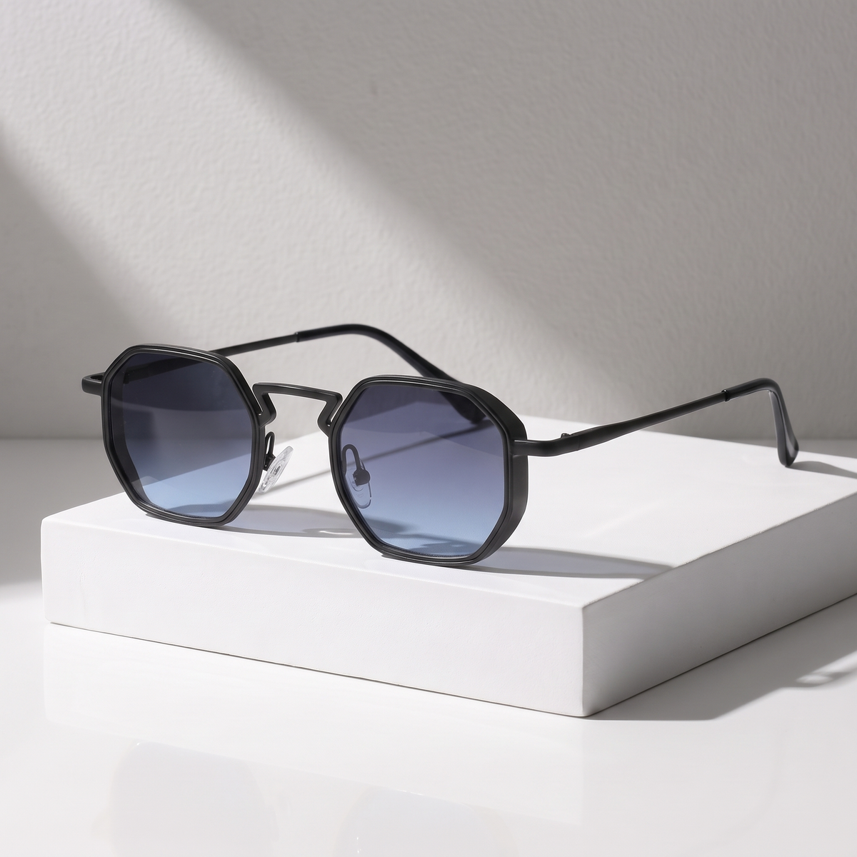 Klein Sunglasses Black Smoke — studio