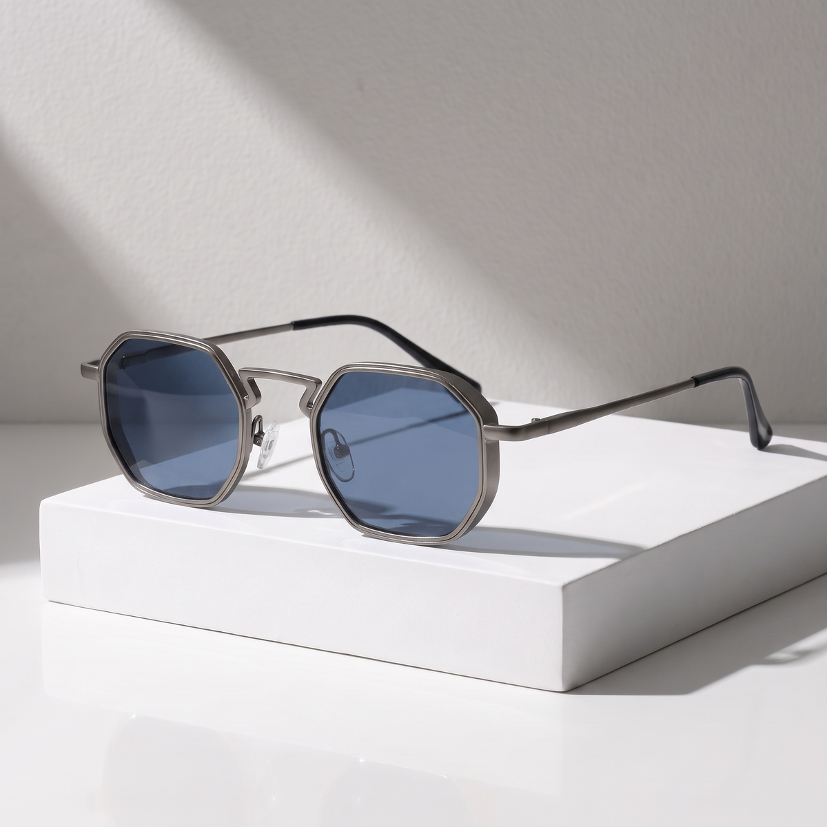 Klein Sunglasses Gunmetal Blue — studio