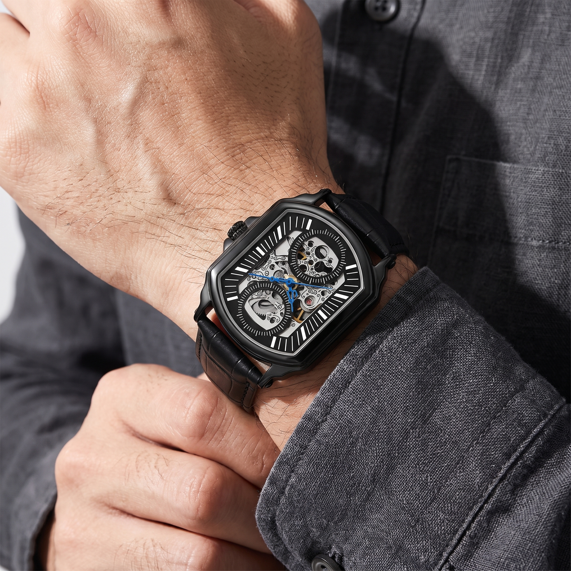 Ludlow Skeleton Watch Onyx — on model