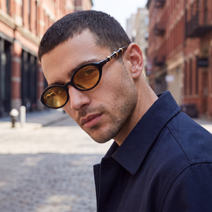Mabel Sunglasses Black Amber — on model