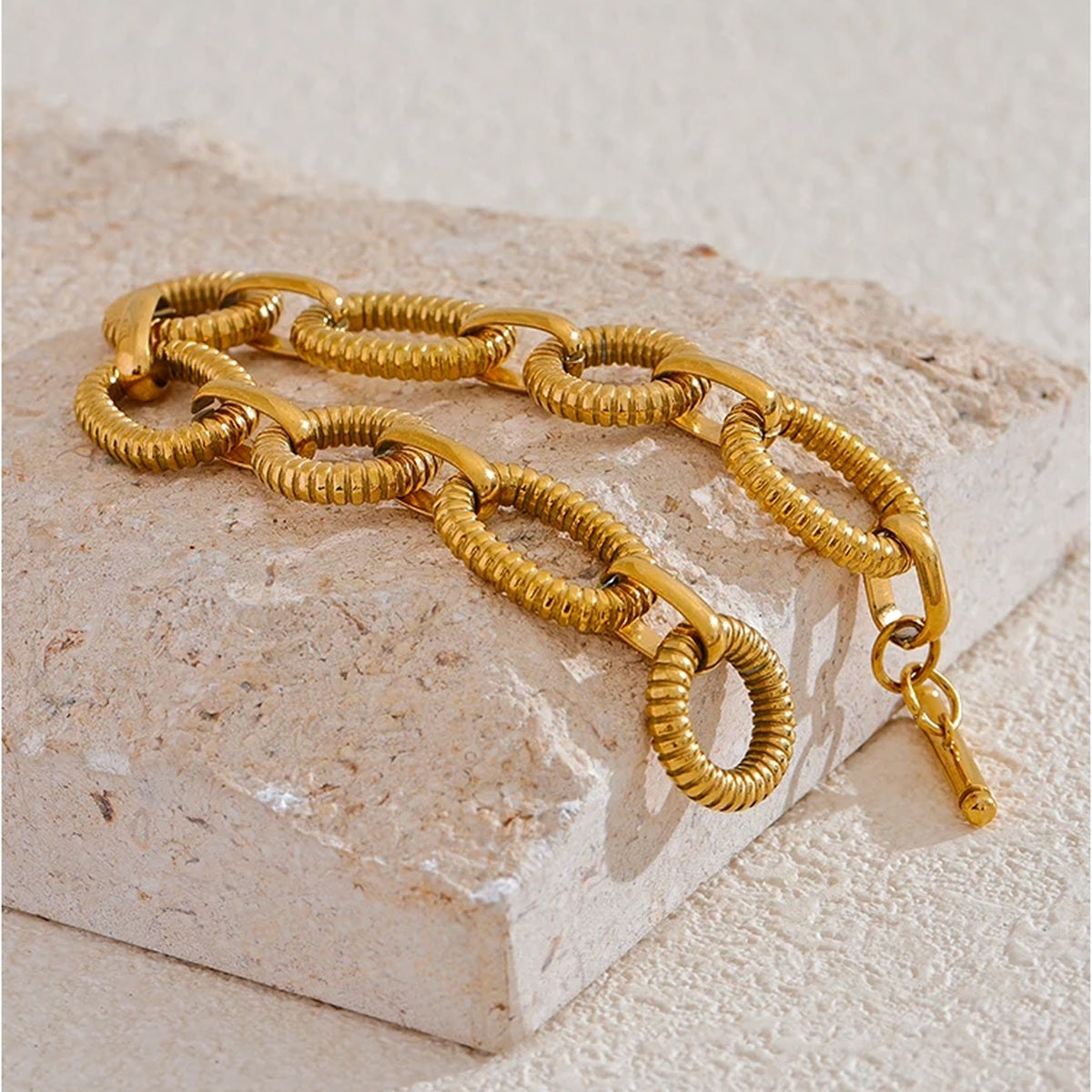 Milo Ribbed Link Bracelet
