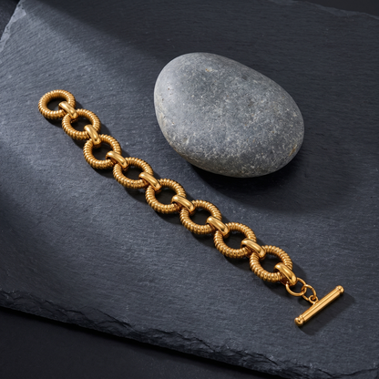 Milo-Ribbed-Link-Bracelet Gold — flatlay 1