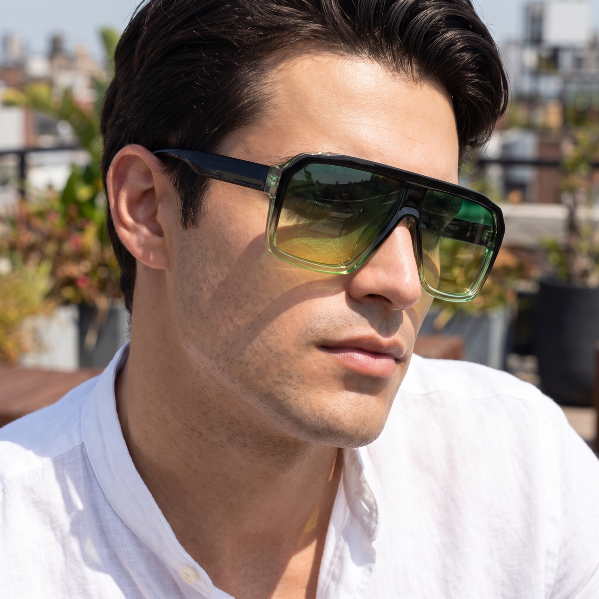 Monte Retro Aviator Sunglasses Black Green — on model