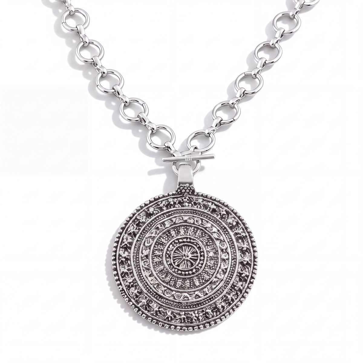 Sunburst Necklace Medallion Silver — packshot
