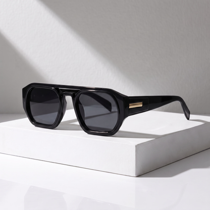 Topaz Sunglasses Black — studio