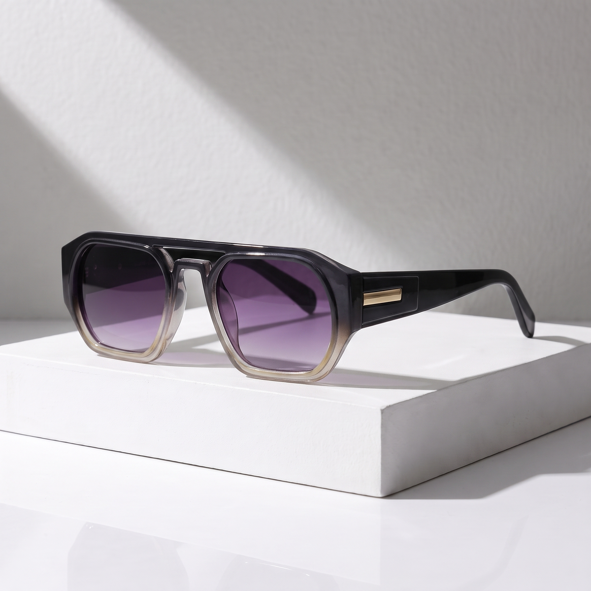 Topaz Sunglasses Midnight Fade — studio