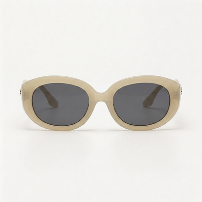 Vera Sand — front