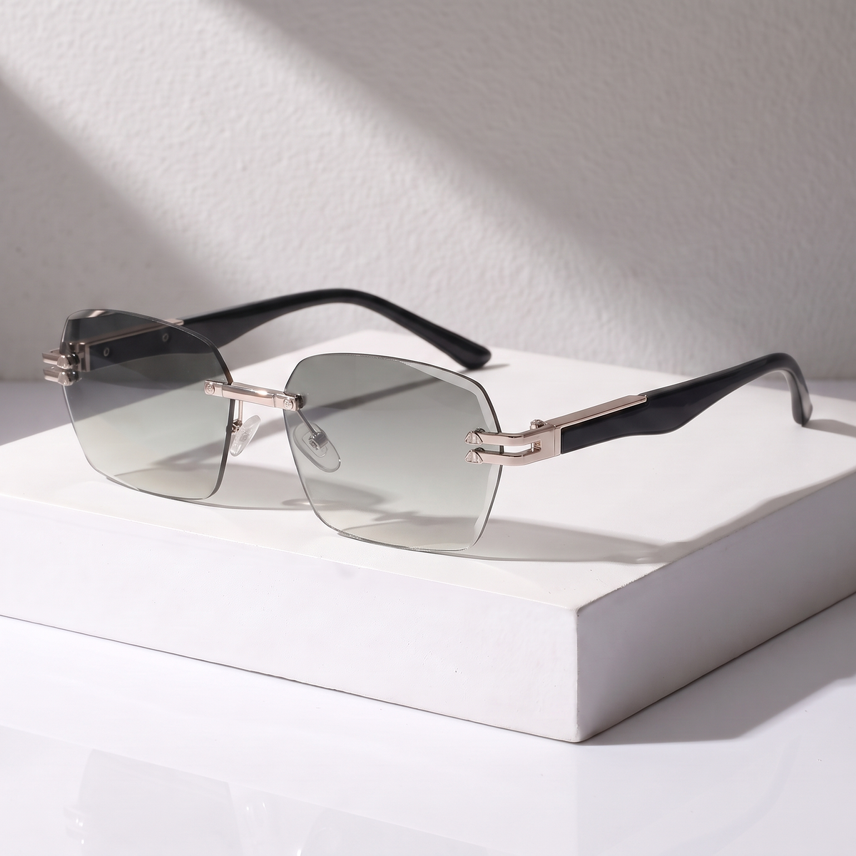 Vida Rimless Sunglasses