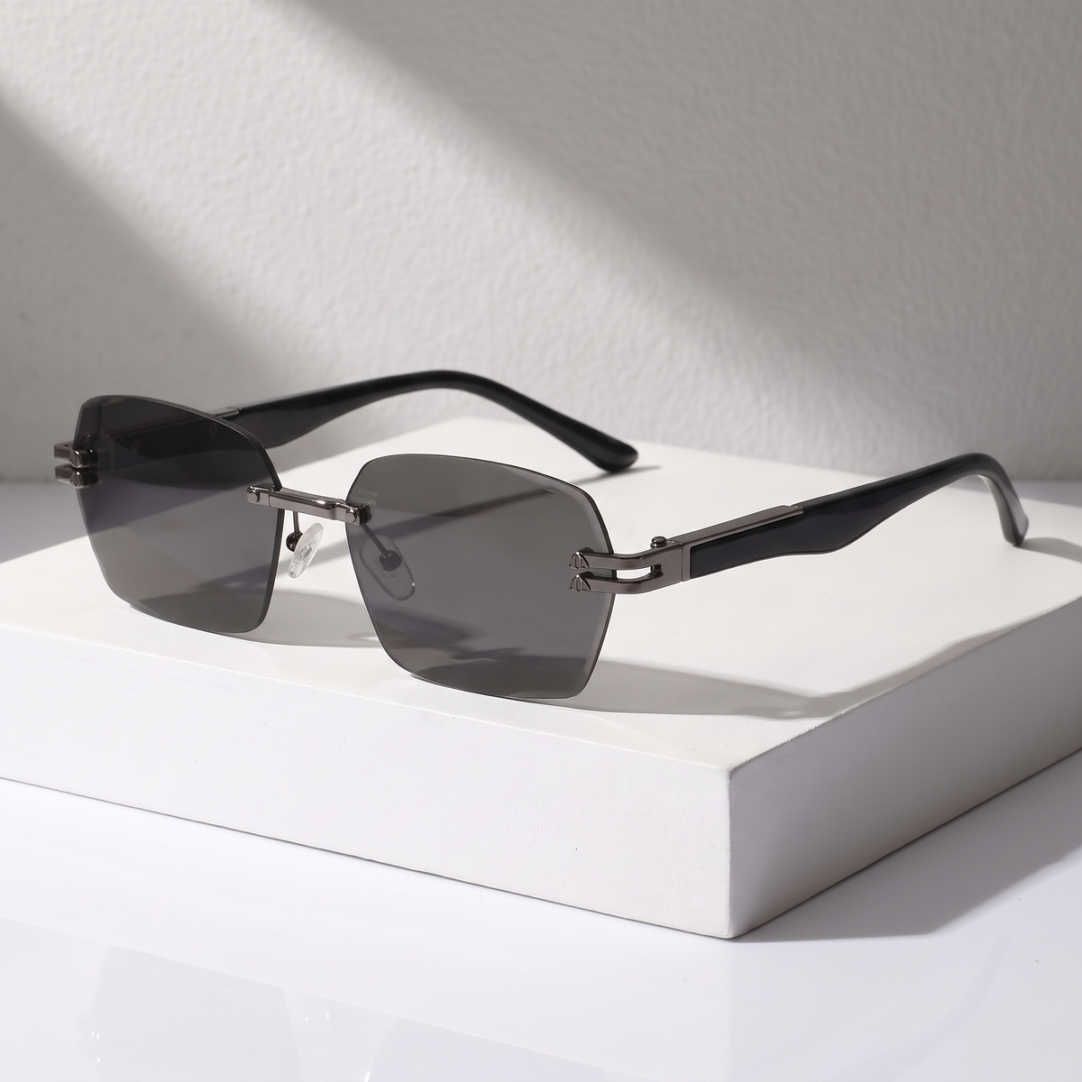Vida Rimless Sunglasses